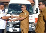 Wawali Kota Tidore Pimpin Apel dan Serahkan Bus Sekolah