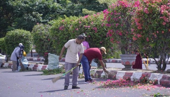 Sambut HJT ke 918, Pemkot Tidore Gelar Kerja Bakti Pembersihan Lingkungan
