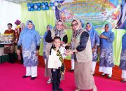 Bunda PAUD Tidore Hadiri Sosialisasi Wajib Belajar 13 Tahun dan Pelepasan 151 Siswa TK se Kecamatan Oba Tengah
