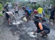 ​Inisiatif Pemuda Al-Maqam: Tambal Jalan Berlubang Secara Swadaya demi Keselamatan Warga