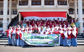 Terima Kunjungan Siswa SMAN 1 Tidore, Ahmad Laiman Bagikan 3 Kunci Menuju Kesuksesan